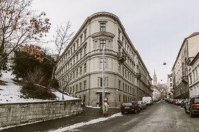 Hunyadi 4 Apartment I.