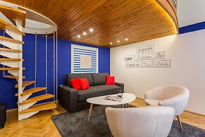 Jokai 3 Apartment