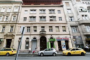 Nagymezo 33 Apartment