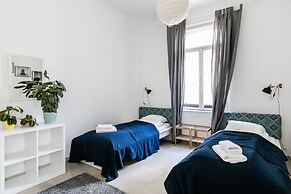 Revay 2 Apartment