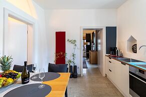 BARONHAUS Aparthotel & Suites