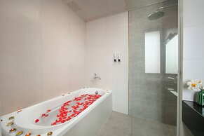 HB Serviced Apartment - 121B Quan Hoa