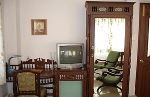 Hotel Raj Niwas