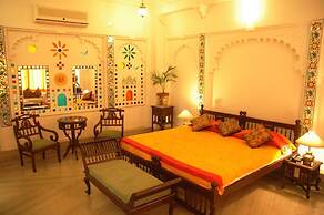 Hotel Raj Niwas