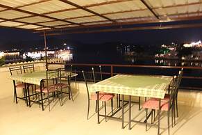 Hotel Raj Niwas