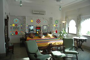Hotel Raj Niwas