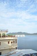 Hotel Raj Niwas