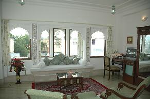 Hotel Raj Niwas