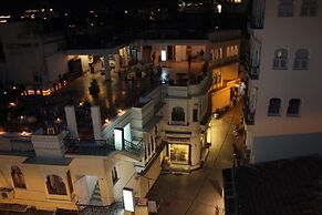 Hotel Raj Niwas