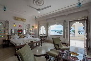 Hotel Raj Niwas