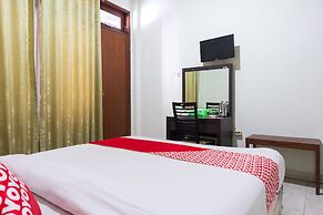 Super OYO 1682 Greenia Hotel