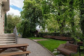 Geneva Hostel