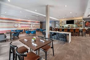 Cambria Hotel Nashville Airport