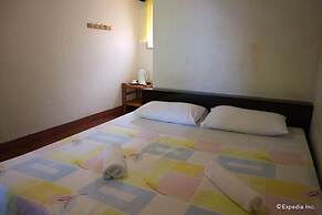 Blue Wave Inn Beach Resort & Restaurant