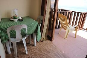 Blue Wave Inn Beach Resort & Restaurant