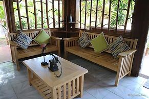 Blue Wave Inn Beach Resort & Restaurant