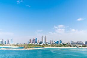 Beautiful Sea View Palm