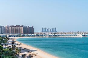 Beautiful Sea View Palm