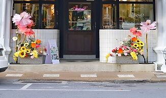Isara Boutique Hotel and Cafe