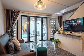 Isara Boutique Hotel and Cafe