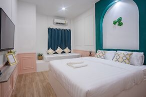 Isara Boutique Hotel and Cafe