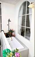 Isara Boutique Hotel and Cafe