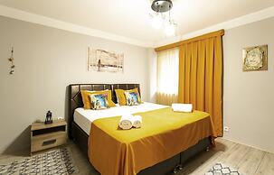 Sirena's Suites