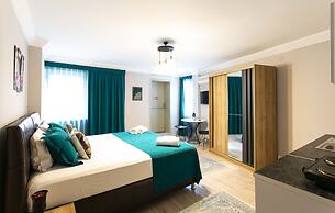 Sirena's Suites