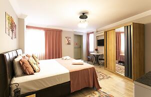 Sirena's Suites