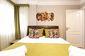 Sirena's Suites