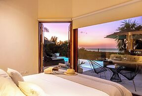 Casa Punta Coco & Beach Club