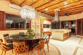 Casa Punta Coco & Beach Club