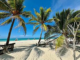 Casa Punta Coco & Beach Club