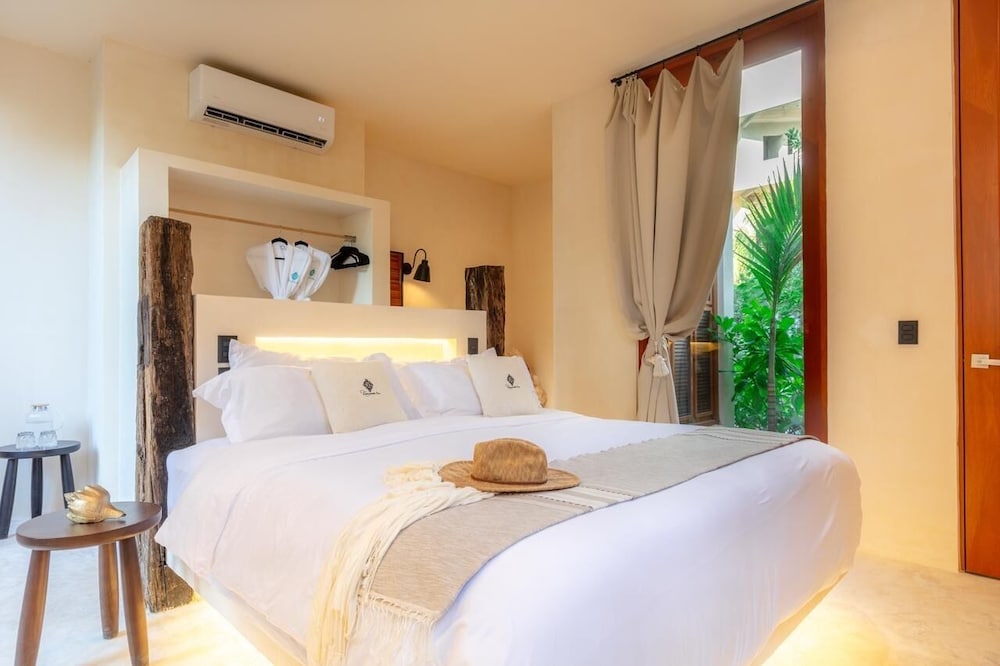 Casa Punta Coco & Beach Club