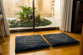 Kyomachiya IZO