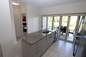 Beachside Apartment 5