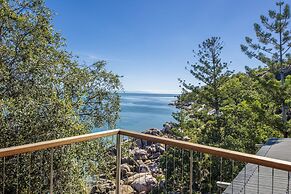 Headland Hideaway