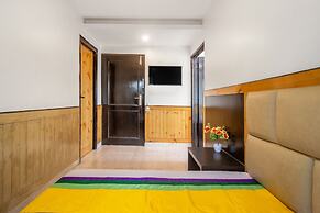 Itsy Hotels Avantika With Forest View