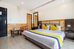 Itsy Hotels Avantika With Forest View