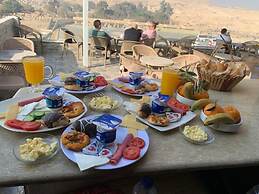 Tut Pyramids View Hotel