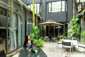 Nomad Hotel