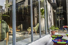 Nomad Hotel