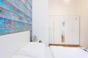 Spacious and Modern Central Triplex- Free Parking!
