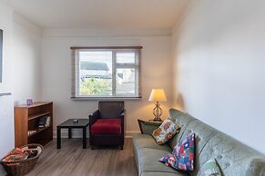 3 Bed Quaint House Town Center
