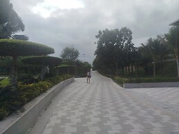 Patong Beach Resort Olympic Size Pool Gym Spa