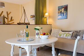Avra Apartments