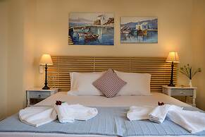 Avra Apartments