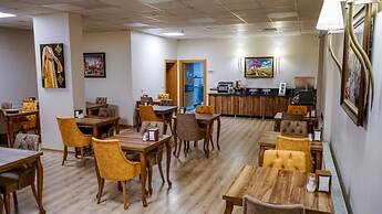 Agate Hotel