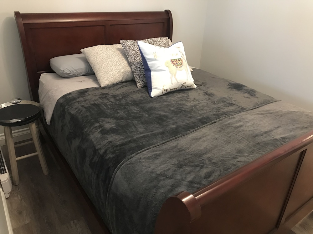 Esther's Place-Carleton Place Downtn Apt