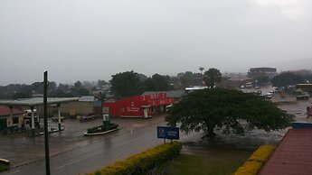 Leosim Hotel Nebbi